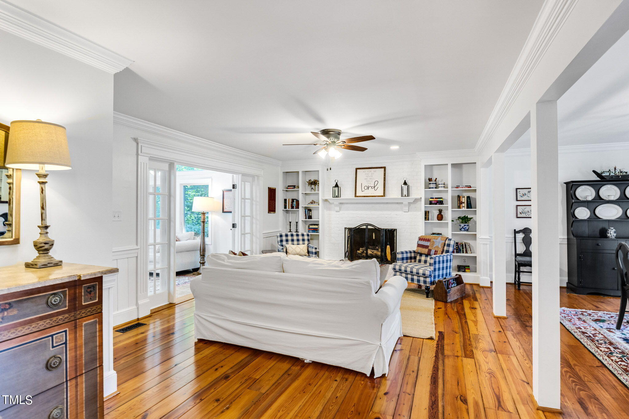 2412 Beechview Court Raleigh, NC 27615 - Photo 14 of 53 Living Room
