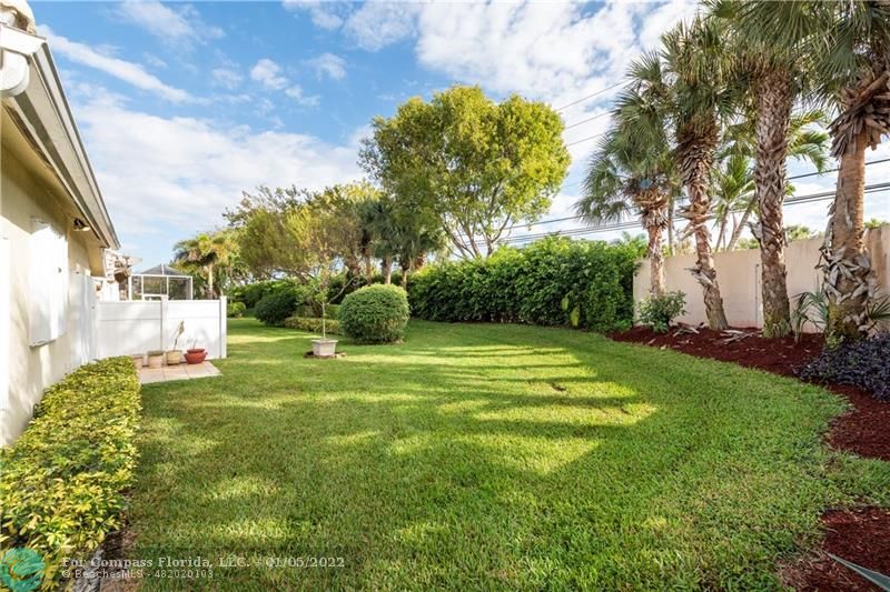 12750 Hampton Lakes Circle Boynton Beach, FL 33436 - Photo 23 of 31