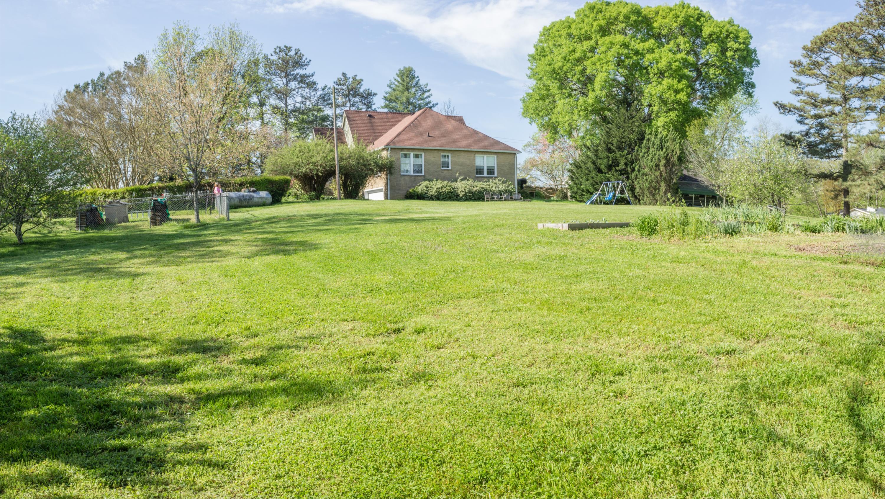 809 State Line Road Chattanooga, TN 37412 - Photo 12 of 12 Large and Lush Back Yard