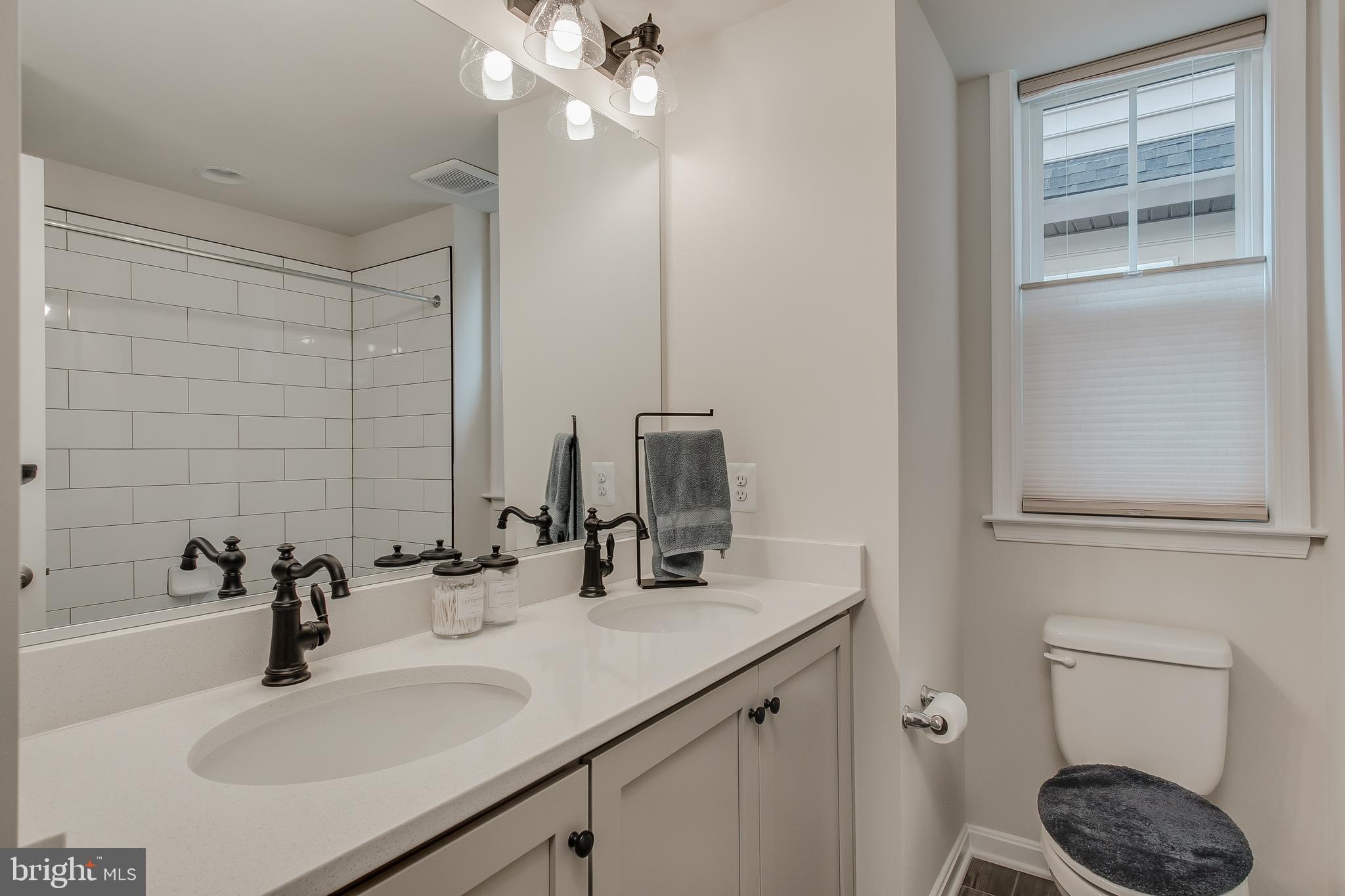511 Prieur Road Frederick, MD 21701 - Photo 29 of 43 2nd full bathroom Pic 1