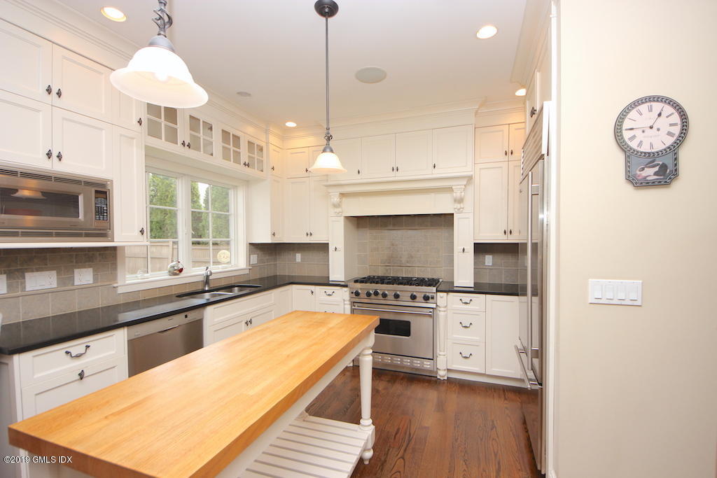 45 Riverside Lane Riverside, CT 06878 - Photo 14 of 23 Kitchen