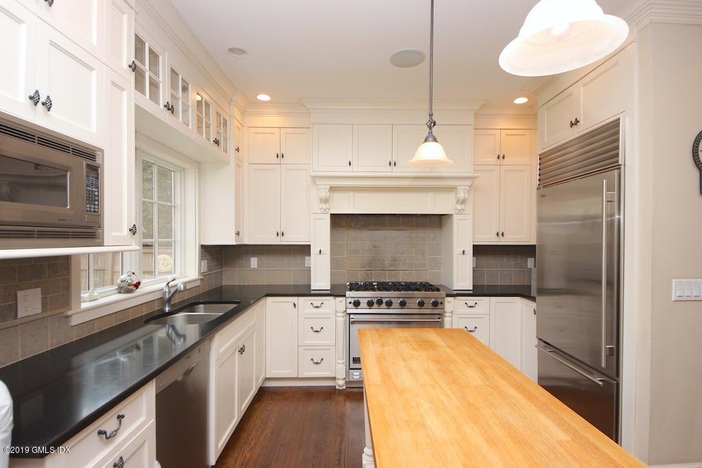 45 Riverside Lane Riverside, CT 06878 - Photo 15 of 23 Kitchen