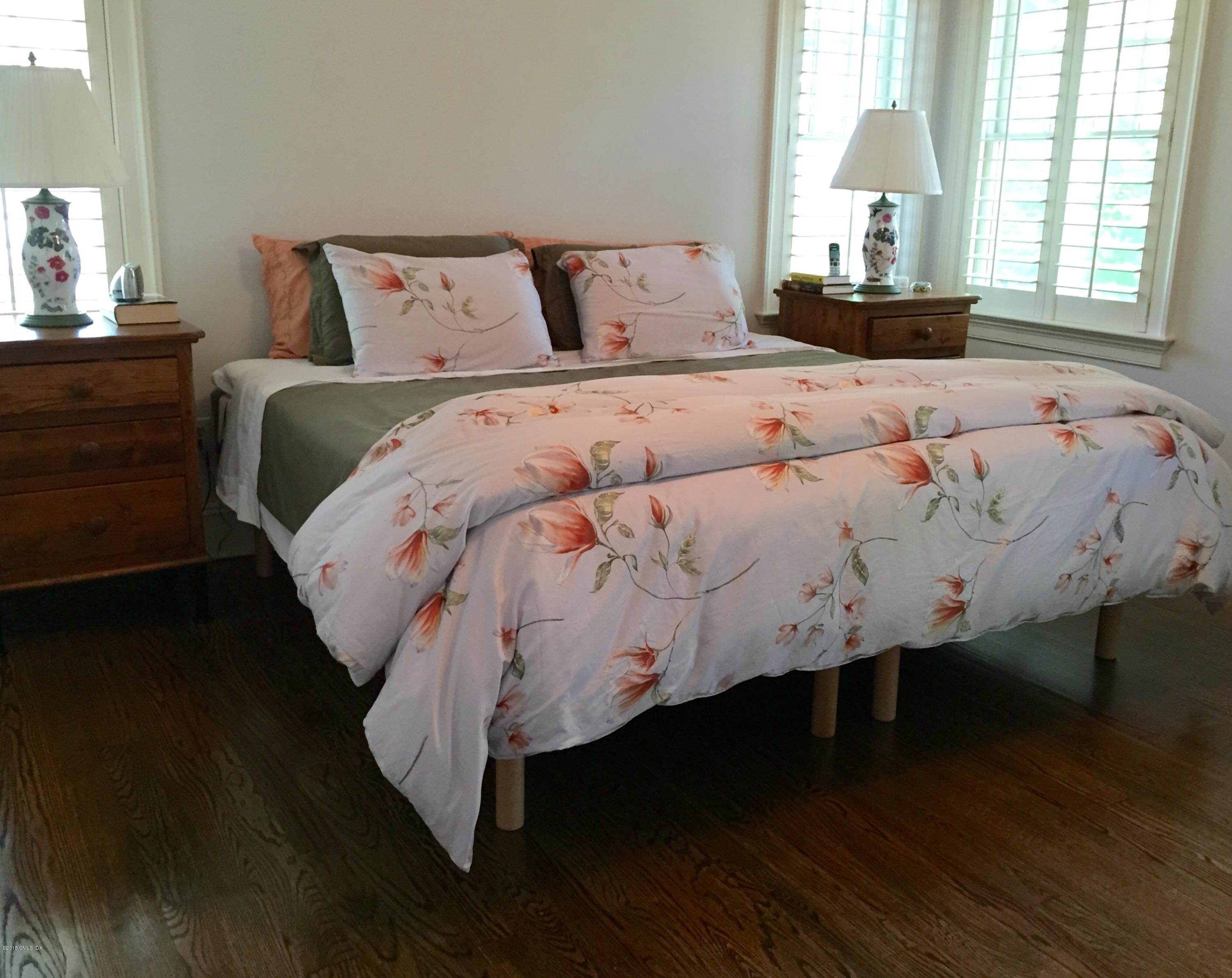 45 Riverside Lane Riverside, CT 06878 - Photo 16 of 23 image
