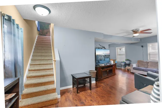 $224,900 | 1942 North Oliver Avenue, Minneapolis, MN 55411