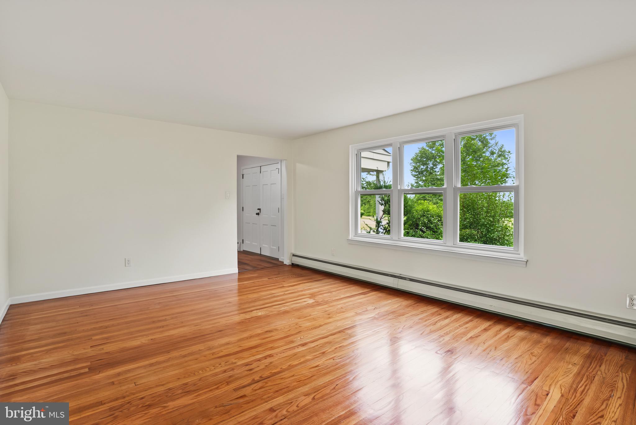 1324 Quarry Hall Road Norristown, PA 19403 - Photo 11 of 32 Living Room