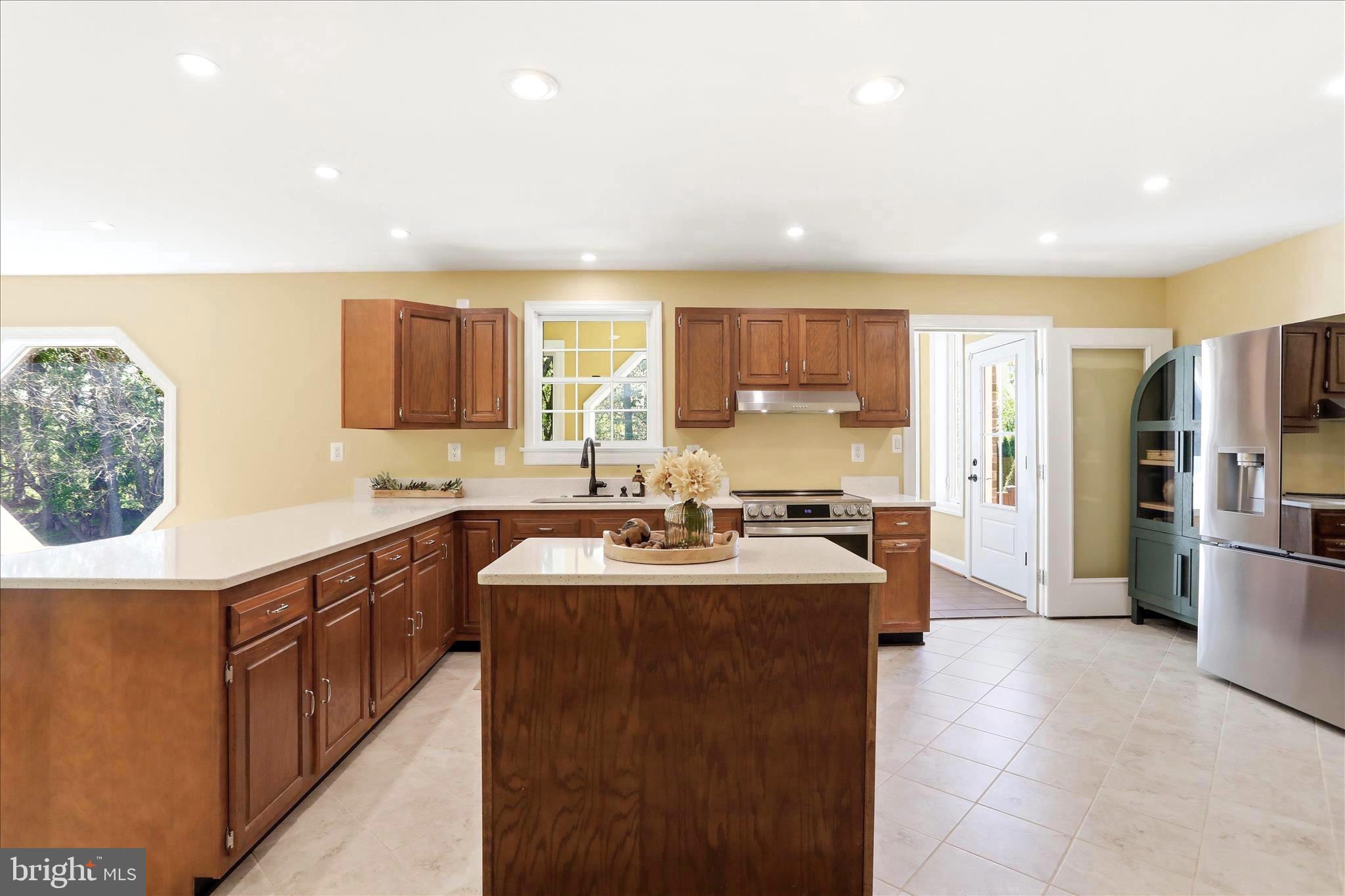 1758 Earle Road Charles Town, WV 25414 - Photo 23 of 79 Kitchen
