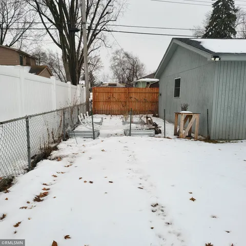 $385,000 | 2308 16th Avenue East, North St. Paul, MN 55109