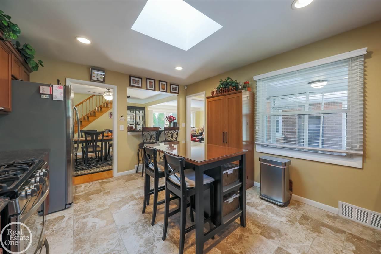 1391 Fairholme Road Grosse Pointe, MI 48236 - Photo 21 of 55 50001931-21.JPG