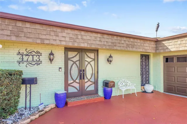 a view of a entryway