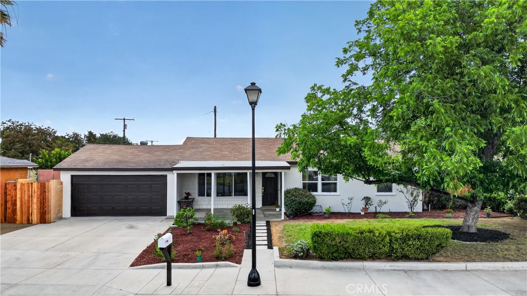 5651 Babb Avenue Riverside, CA 92503 - Photo 4 of 36