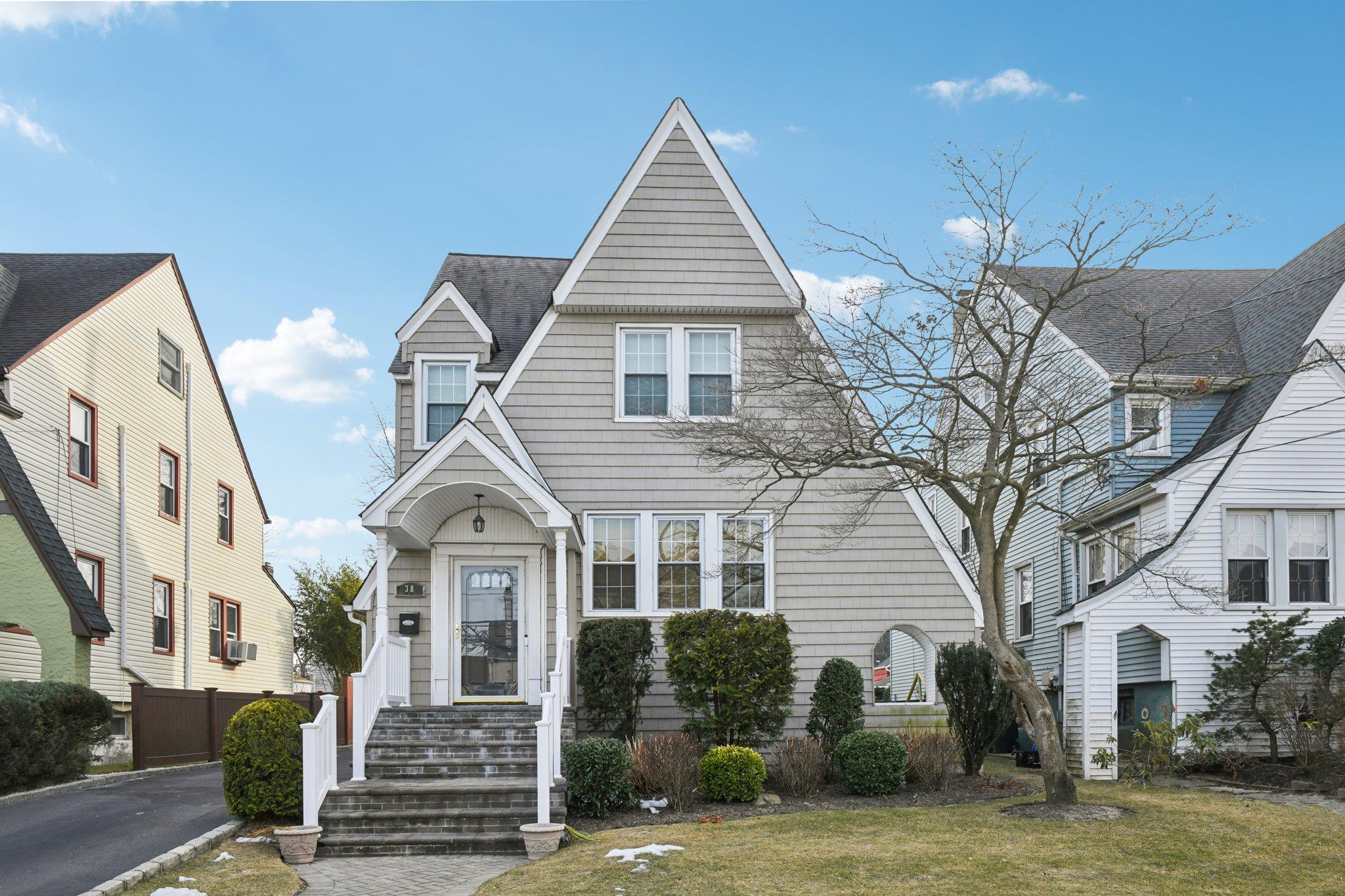 38 Orleans Road Valley Stream, NY 11581 - Photo 1 of 1 a front view of a house