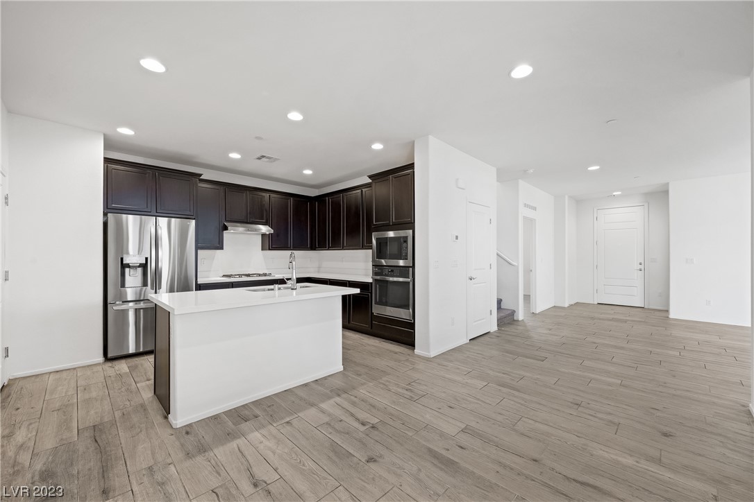 952 East Sunset Road Henderson, NV 89011 - Photo 10 of 53 Gallery Image 10