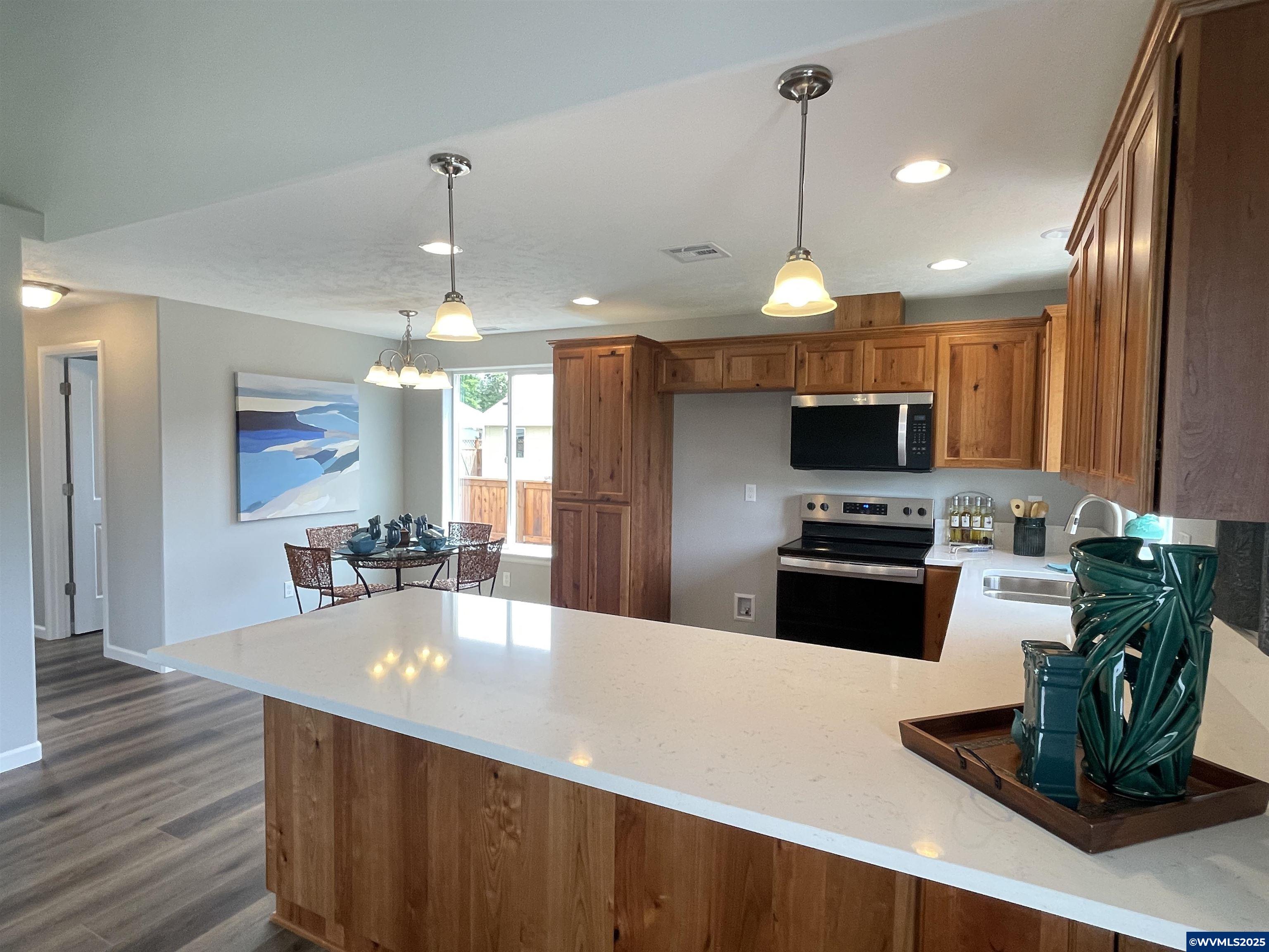 1240 Southwest Hop Street Albany, OR 97321 - Photo 15 of 37