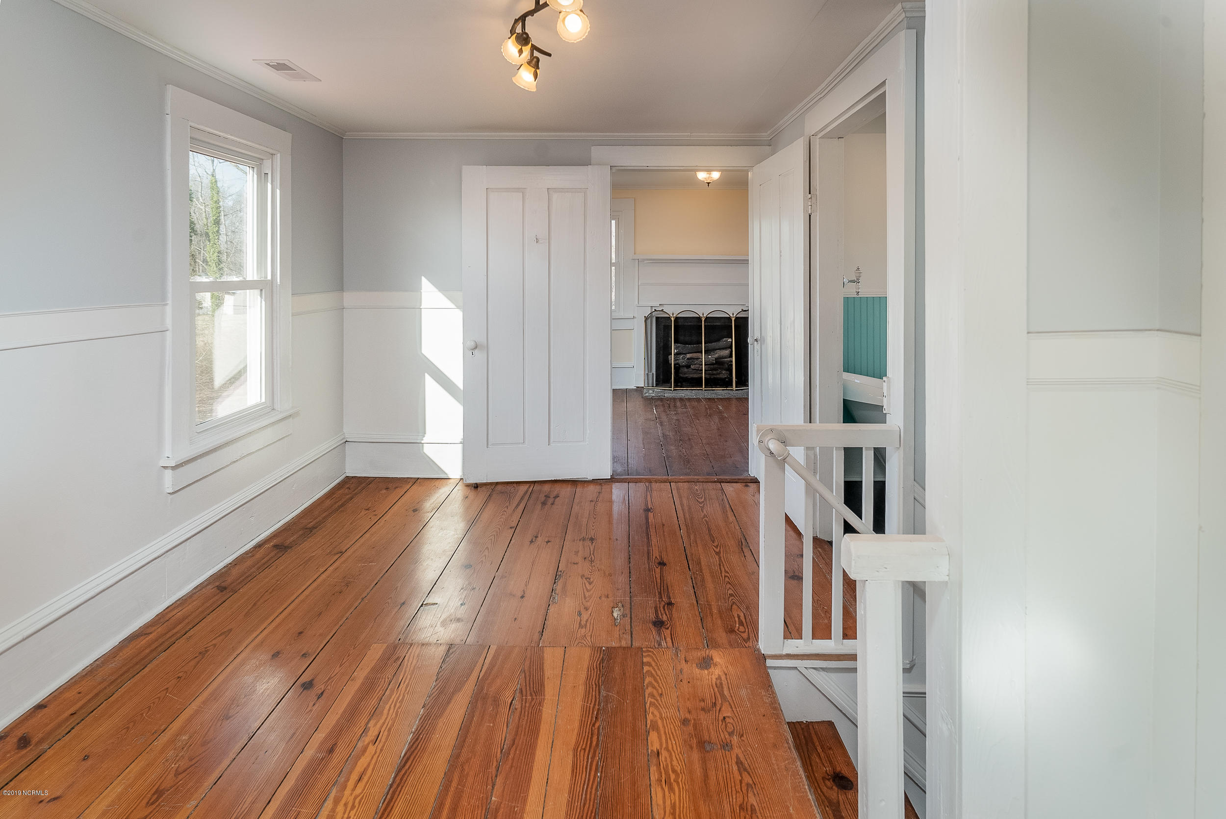 79 Mill Road Washington, NC 27889 - Photo 23 of 40 Upstairs Foyer