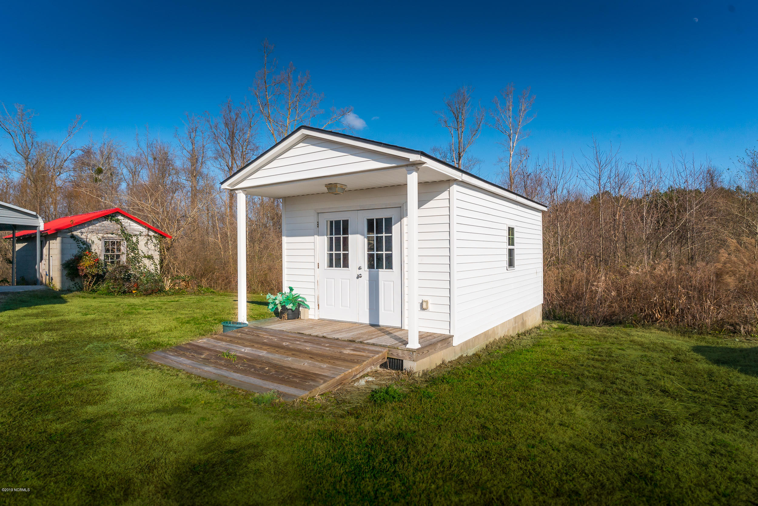 79 Mill Road Washington, NC 27889 - Photo 33 of 40 She Shed