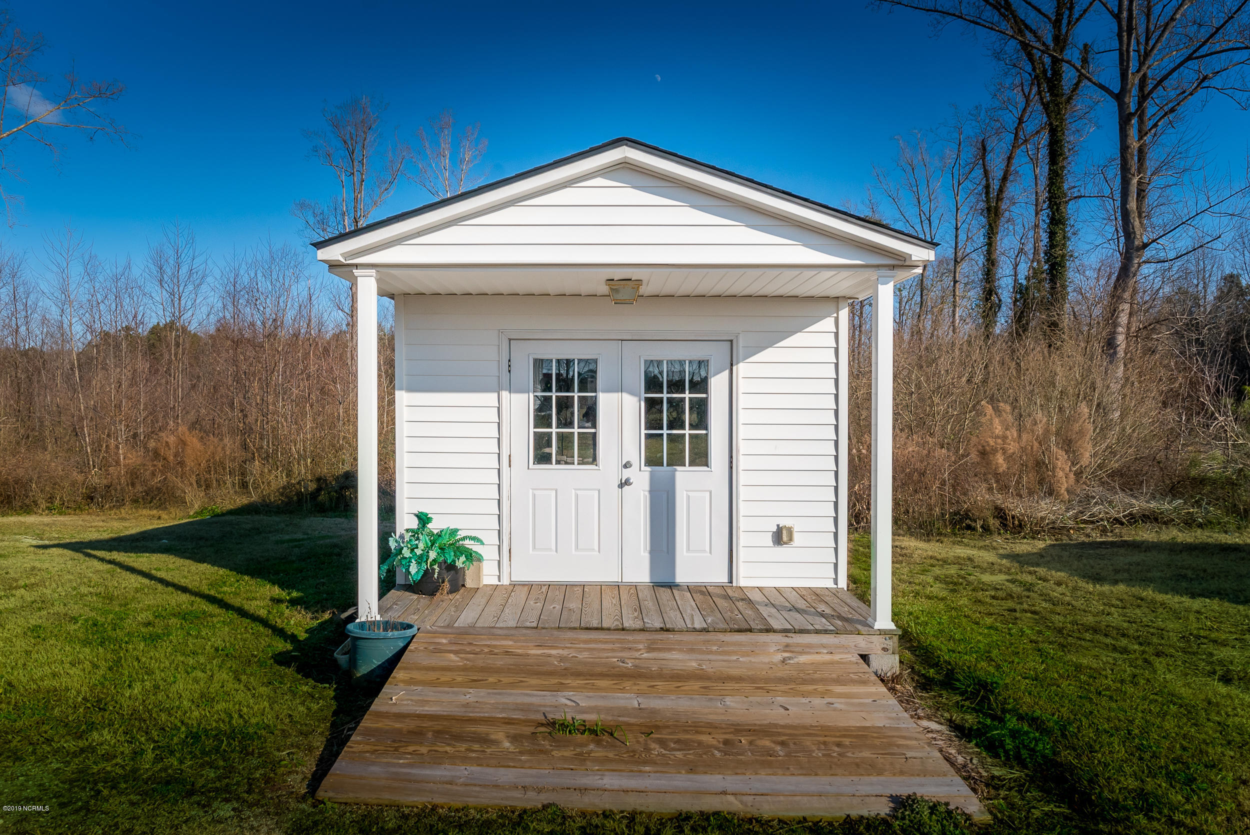 79 Mill Road Washington, NC 27889 - Photo 34 of 40 She shed