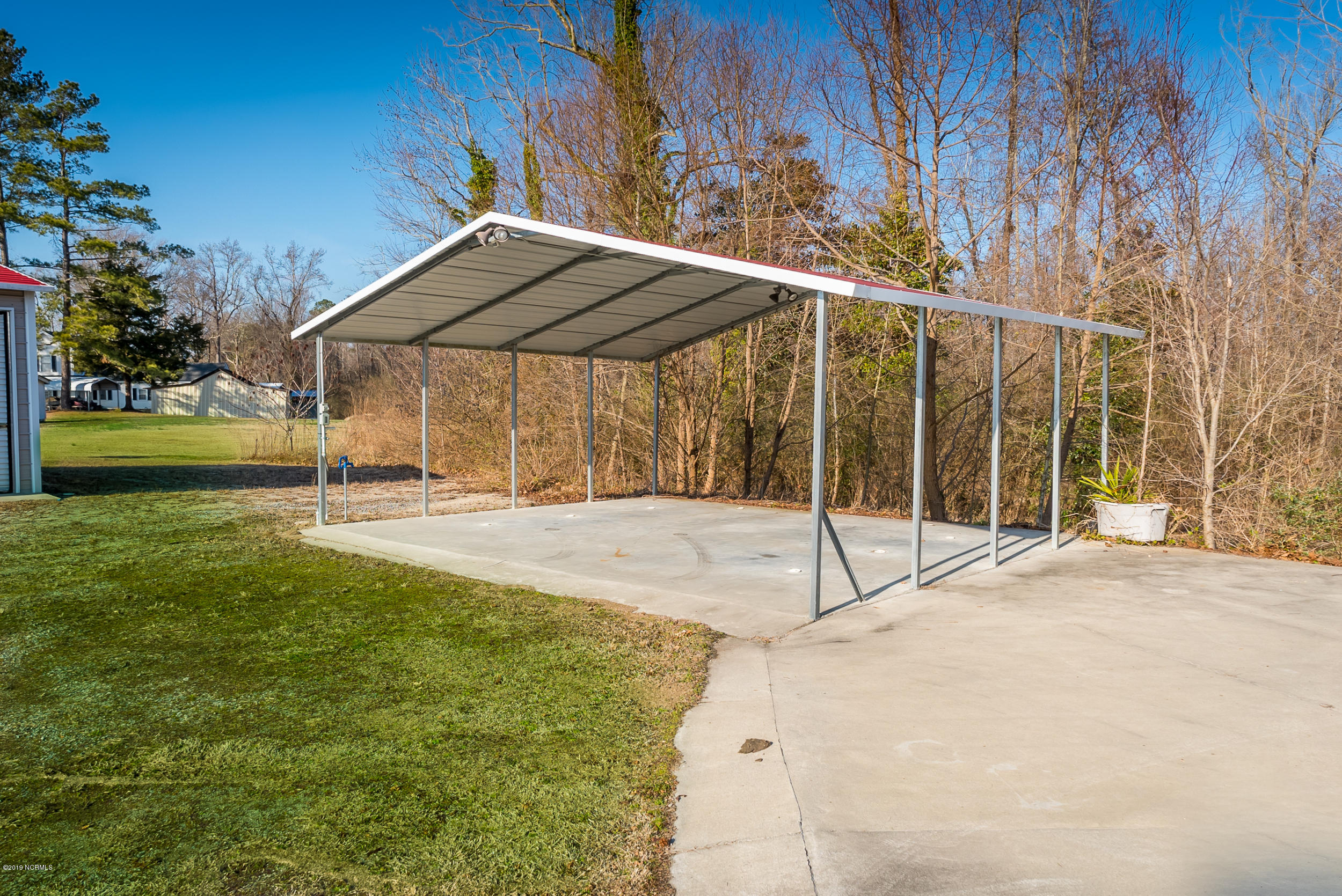 79 Mill Road Washington, NC 27889 - Photo 37 of 40 Carport