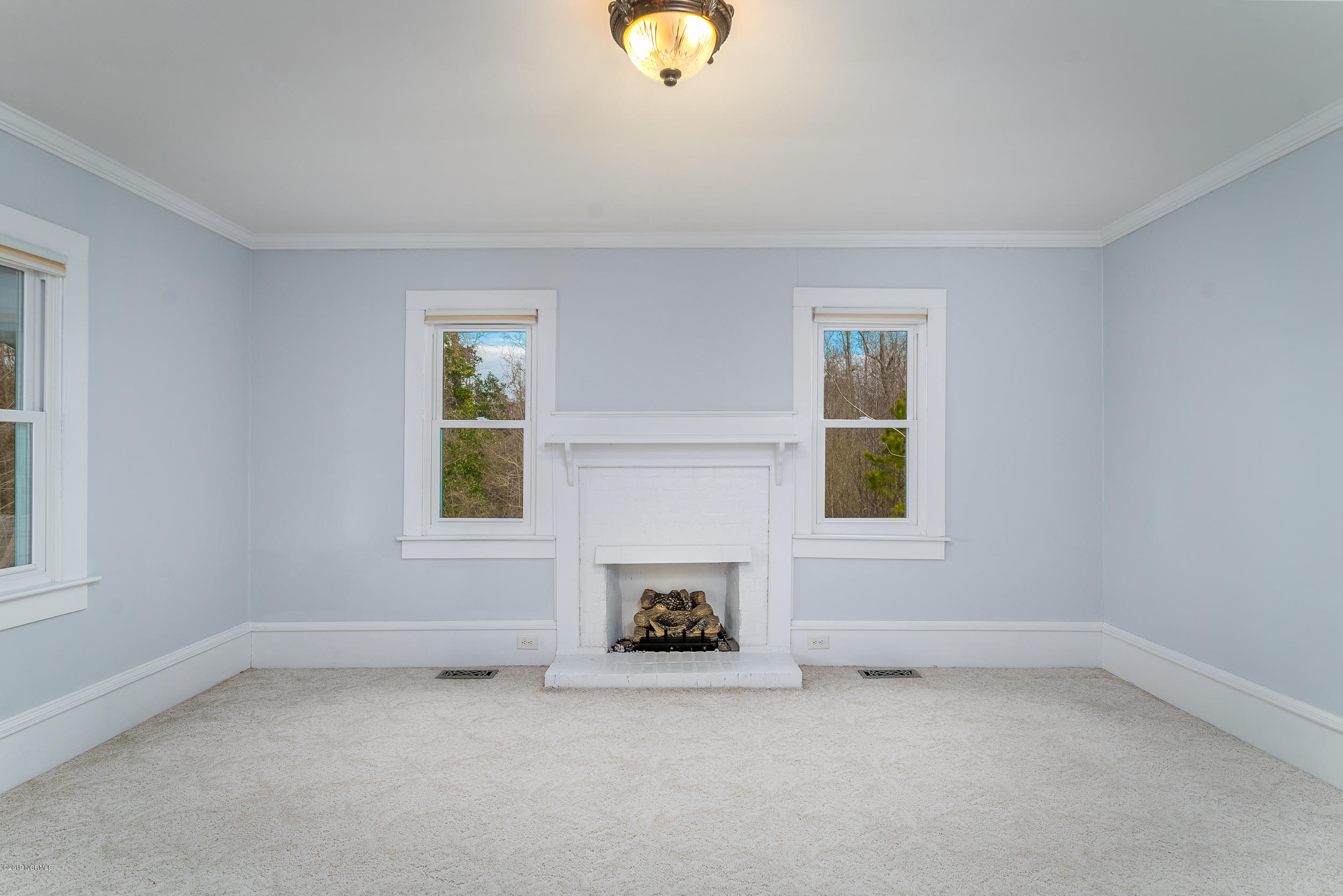 79 Mill Road Washington, NC 27889 - Photo 5 of 40 Features include Crown Molding