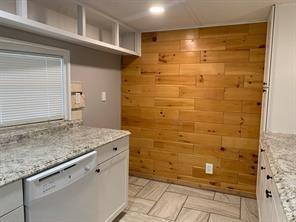 120 Overland Court Azle, TX 76020 - Photo 6 of 12 Washer dryer connections next to kitchen