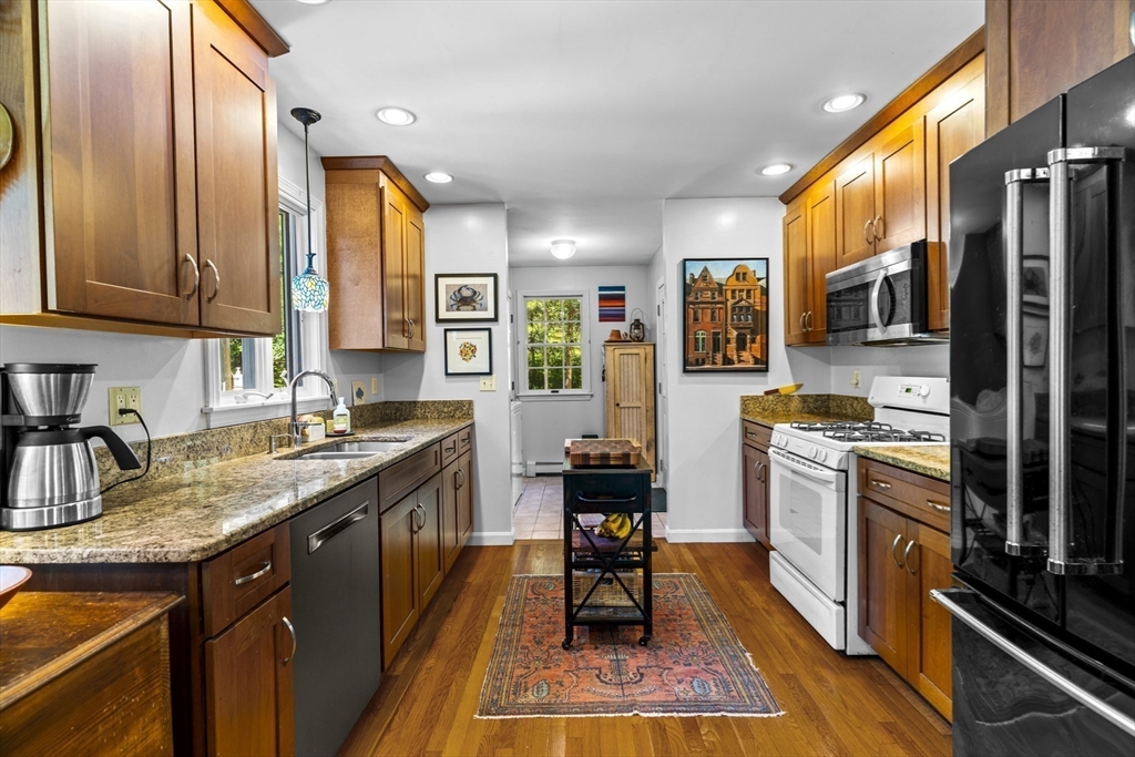 419 Satucket Road Brewster, MA 02631 - Photo 19 of 36 Gallery Image 19