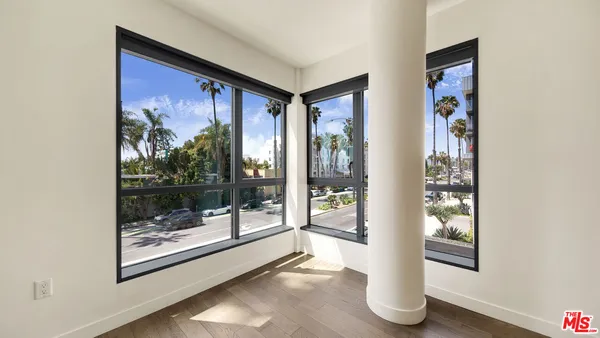 $3,295,000 | 1755 Ocean Avenue, Unit 303, Santa Monica, CA 90401