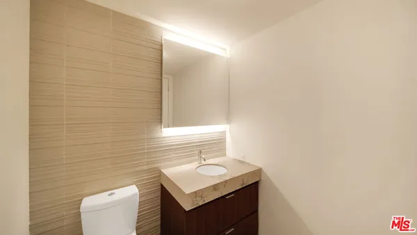 $3,295,000 | 1755 Ocean Avenue, Unit 303, Santa Monica, CA 90401