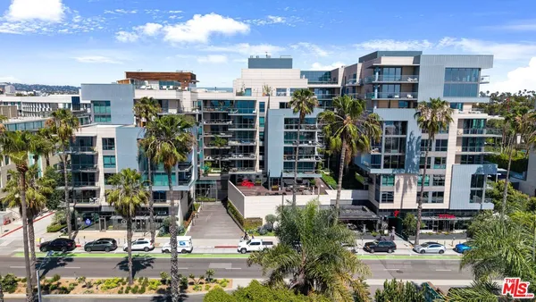 $3,295,000 | 1755 Ocean Avenue, Unit 303, Santa Monica, CA 90401