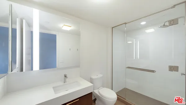 $3,295,000 | 1755 Ocean Avenue, Unit 303, Santa Monica, CA 90401
