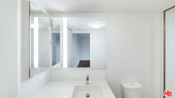 $3,295,000 | 1755 Ocean Avenue, Unit 303, Santa Monica, CA 90401