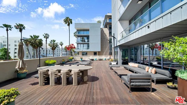 $3,295,000 | 1755 Ocean Avenue, Unit 303, Santa Monica, CA 90401