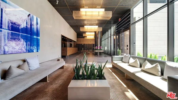 $3,295,000 | 1755 Ocean Avenue, Unit 303, Santa Monica, CA 90401
