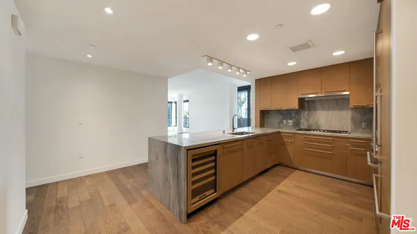 $3,295,000 | 1755 Ocean Avenue, Unit 303, Santa Monica, CA 90401