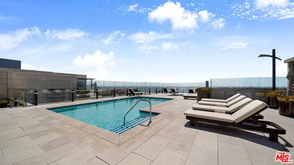 $3,295,000 | 1755 Ocean Avenue, Unit 303, Santa Monica, CA 90401