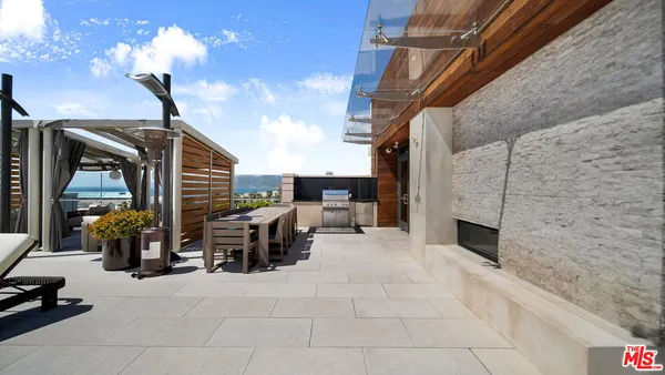 $3,295,000 | 1755 Ocean Avenue, Unit 303, Santa Monica, CA 90401
