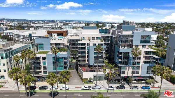 $3,295,000 | 1755 Ocean Avenue, Unit 303, Santa Monica, CA 90401
