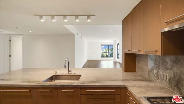 $3,295,000 | 1755 Ocean Avenue, Unit 303, Santa Monica, CA 90401