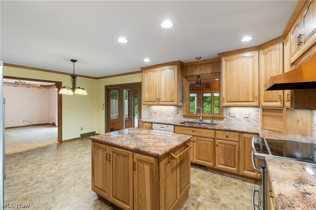 4129 Bramshaw Road Northwest Canton, OH 44718 - Photo 3 of 44 Gallery Image 3