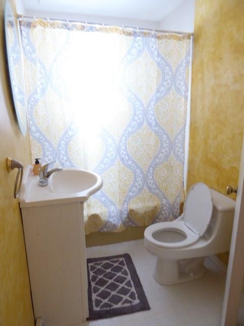 6567 Old Rte 8 North Valencia, PA 16059 - Photo 17 of 24 Main Bathroom