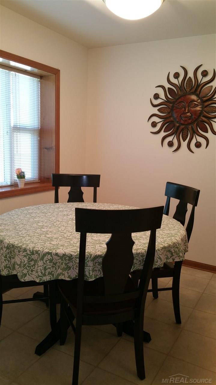 462 South Boulevard Rochester, MI 48307 - Photo 29 of 64 31243782-28.JPG