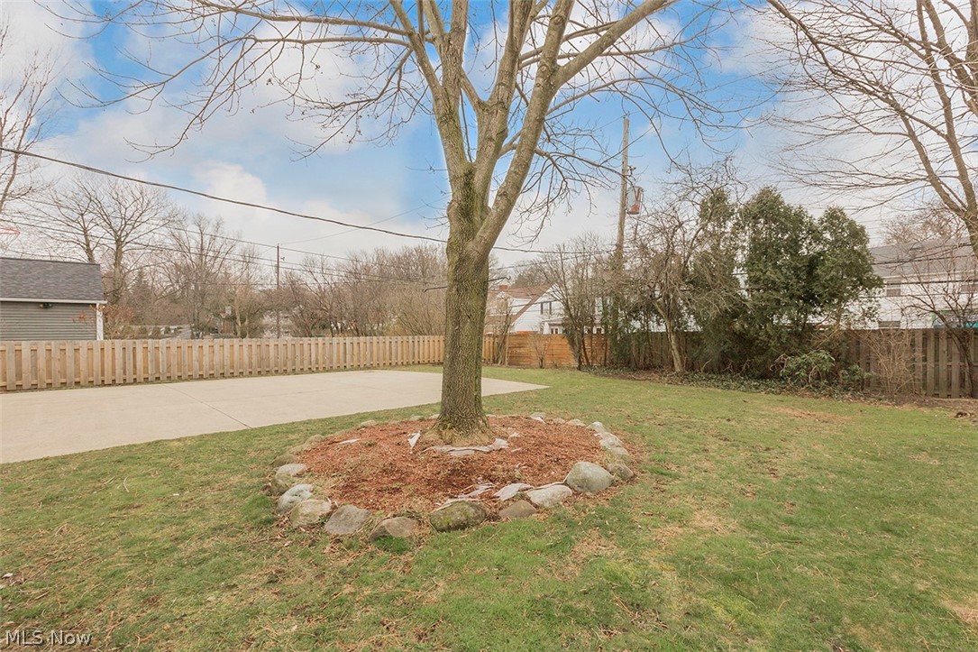 22112 East Byron Road Beachwood, OH 44122 - Photo 3 of 27