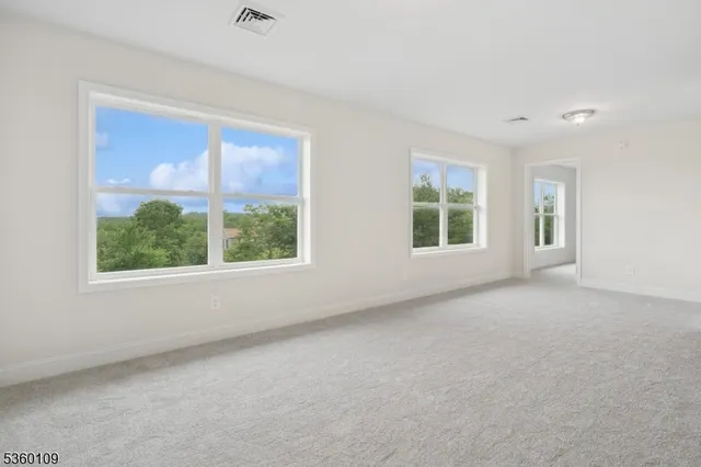 $745,000 | 4 Sterling Drive, Wantage, NJ 07461