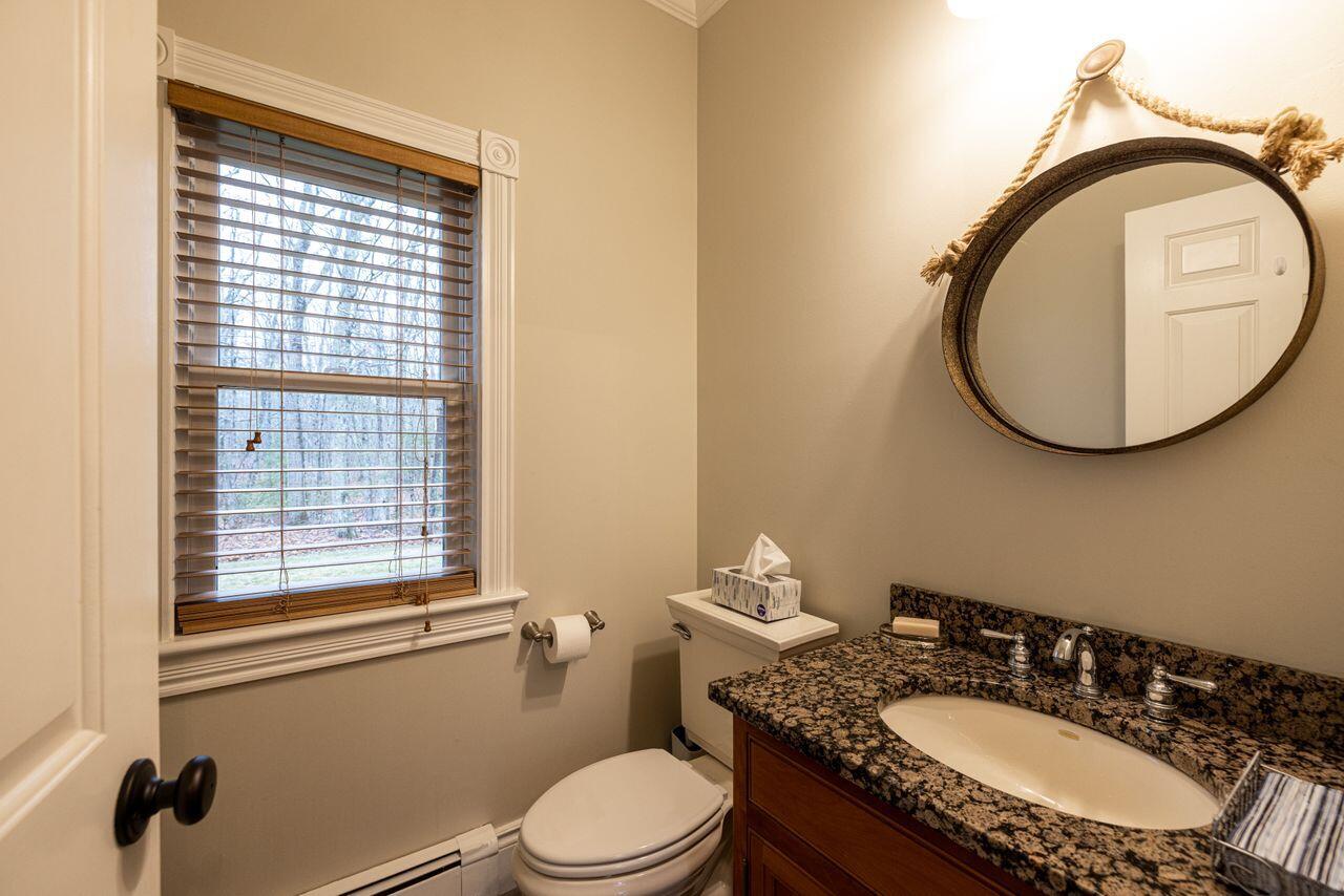 18 Ledgewater Drive Kennebunk, ME 04043 - Photo 14 of 49 Half bath