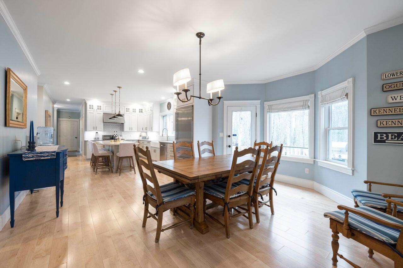 18 Ledgewater Drive Kennebunk, ME 04043 - Photo 16 of 49 Dining