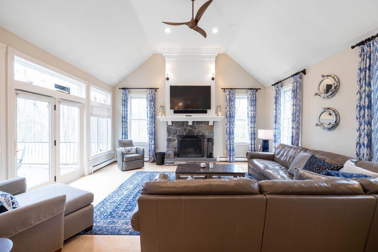 18 Ledgewater Drive Kennebunk, ME 04043 - Photo 17 of 49 Family room