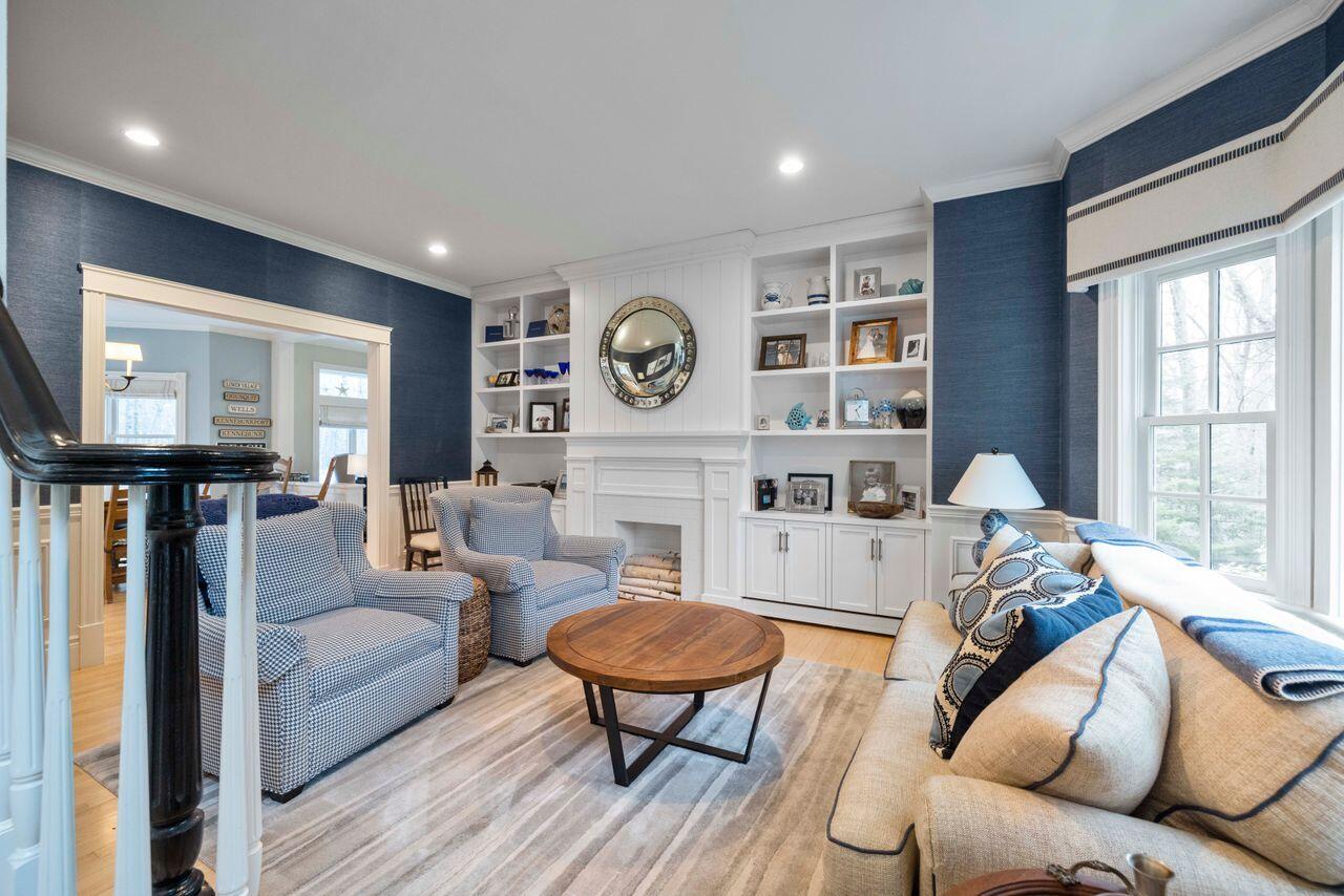 18 Ledgewater Drive Kennebunk, ME 04043 - Photo 24 of 49 Living room