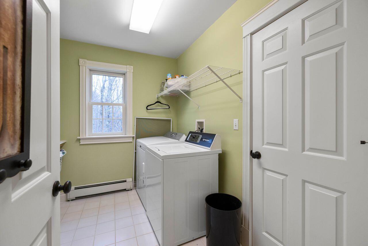 18 Ledgewater Drive Kennebunk, ME 04043 - Photo 36 of 49 Laundry room