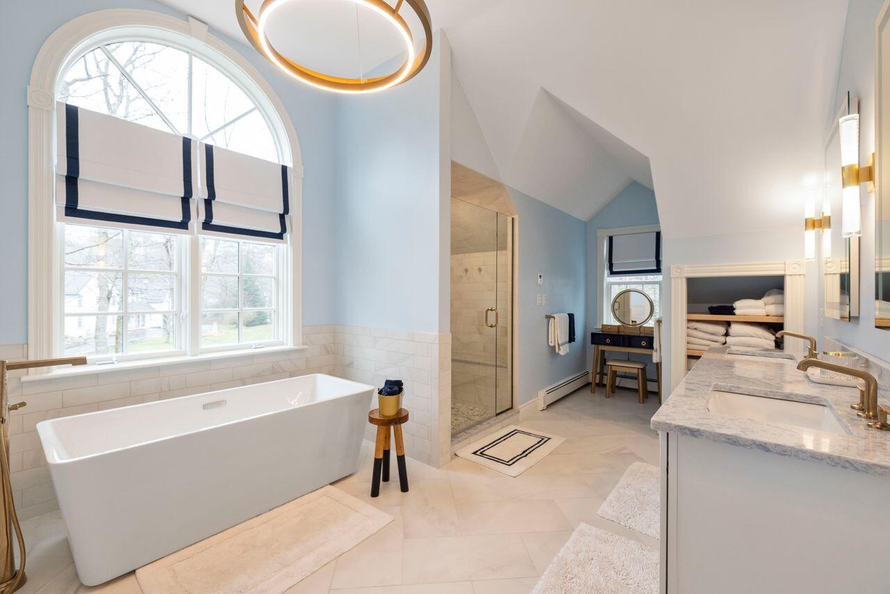 18 Ledgewater Drive Kennebunk, ME 04043 - Photo 37 of 49 Primary bath