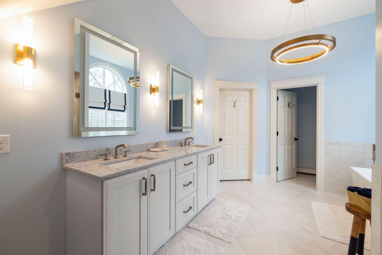 18 Ledgewater Drive Kennebunk, ME 04043 - Photo 39 of 49 Primary bath