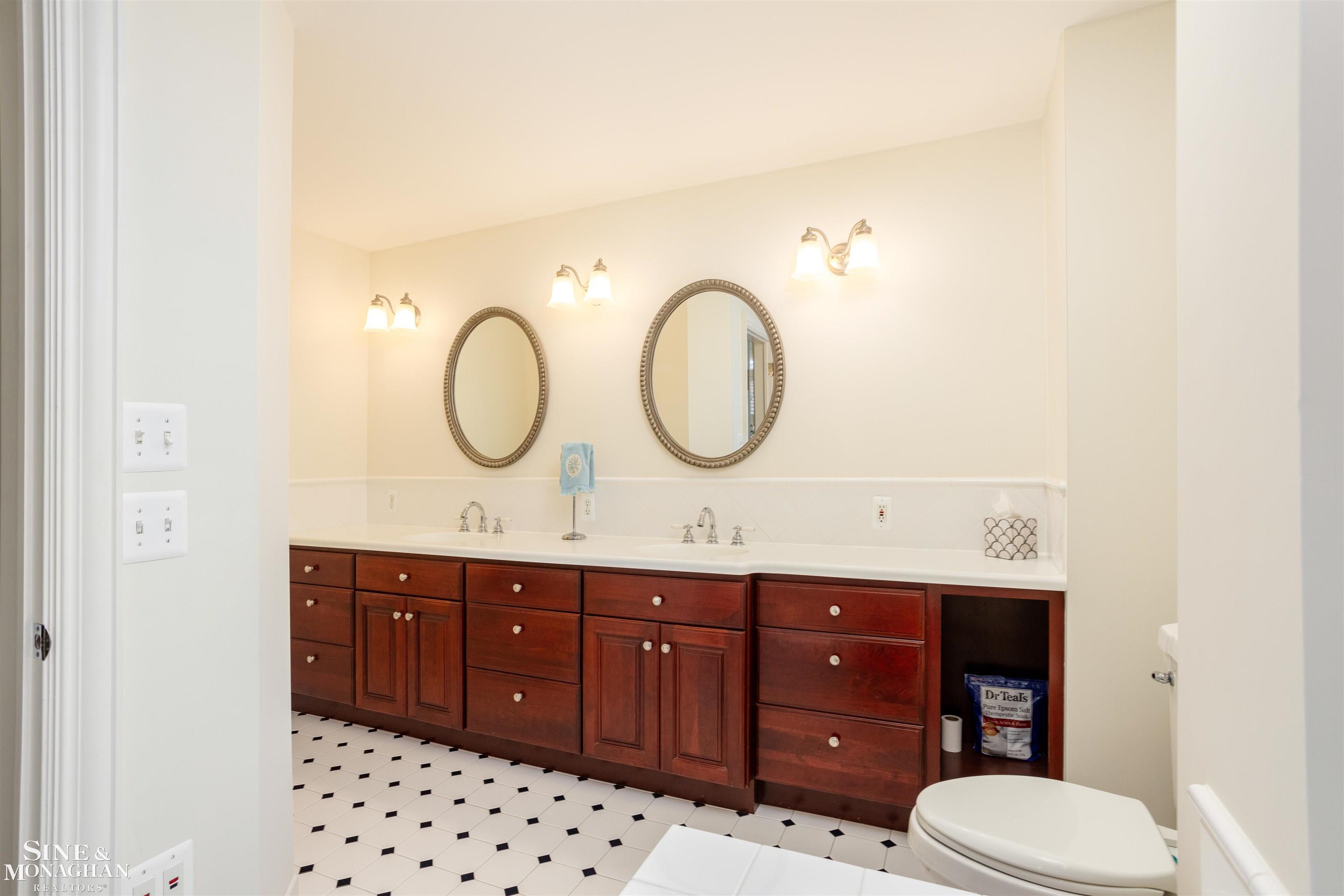532 Lincoln Road Grosse Pointe, MI 48230 - Photo 38 of 71 50133585-00AE7F71-07EC-4BBA-8CE0-063823E34138.JPG