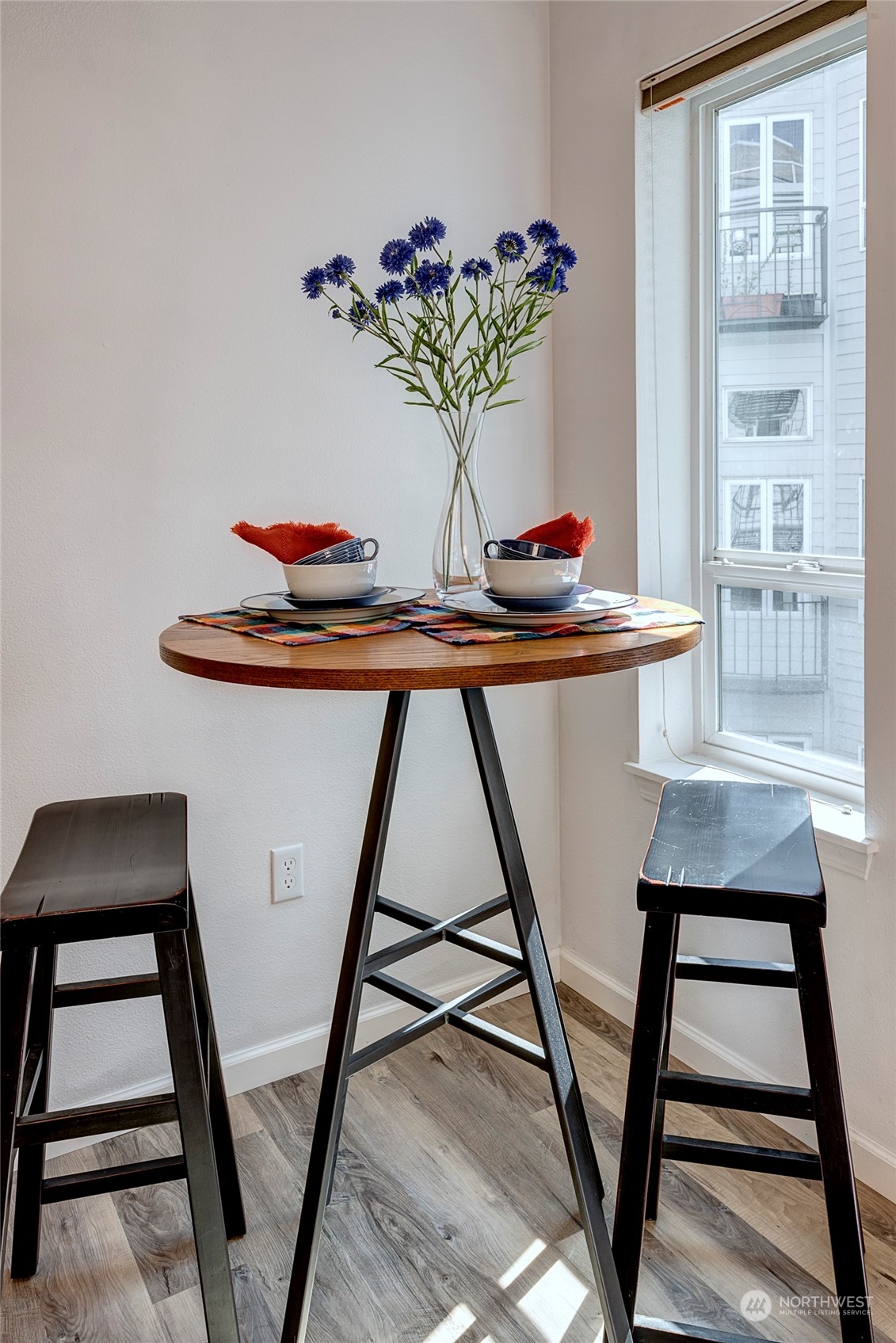 3028 Western Avenue, Unit 408 Seattle, WA 98121 - Photo 26 of 40 a view of hall way with furniture and window
